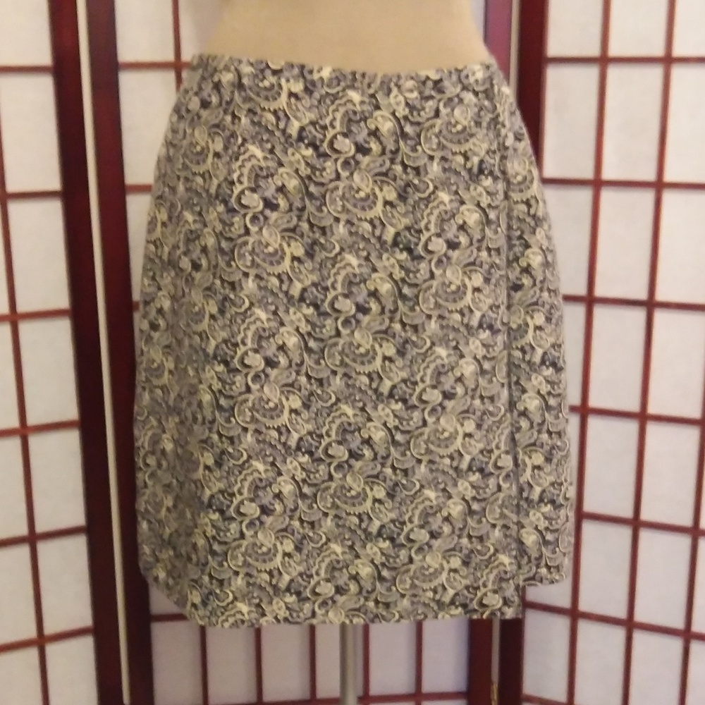 100% SILK BLUE & CREAM PAISLEY 2 PC SKIRT SET - Picture 4 of 7
